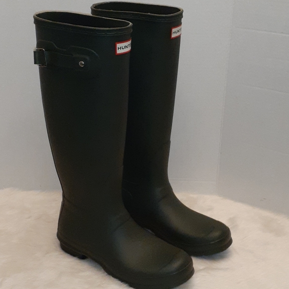 Hunter Shoes - (EUC) ARMY GREEN HUNTER BOOTS